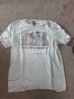 Gildan White T-Shirt Taylor Swift